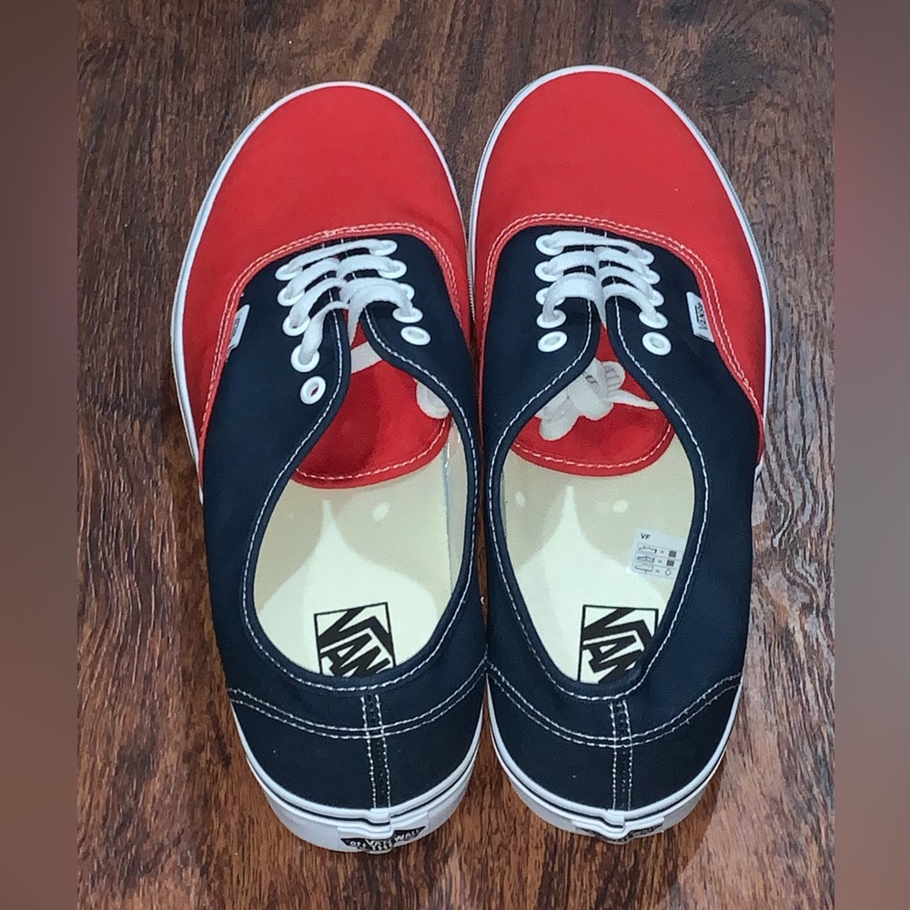 Vans - Picture 7 of 13